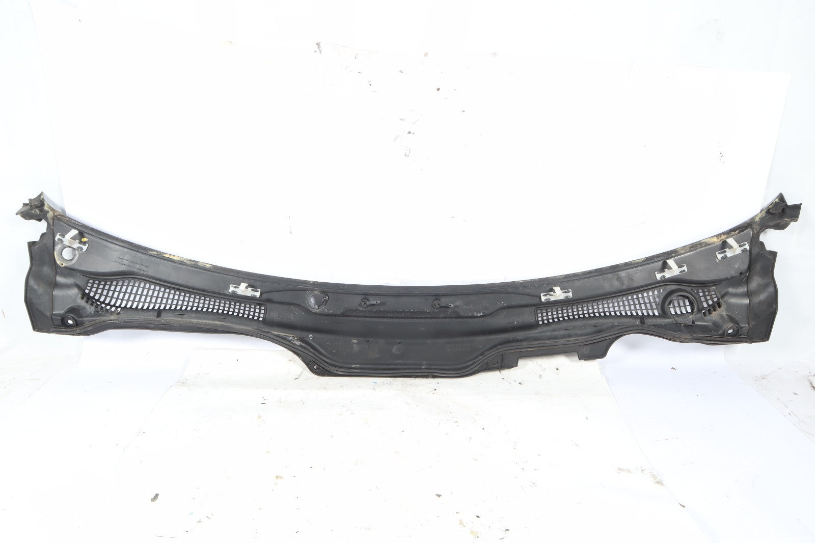 2006 - 2013 VOLVO C70 FRONT WINDSHIELD COWL COVER GRILLE PANEL TRIM OEM