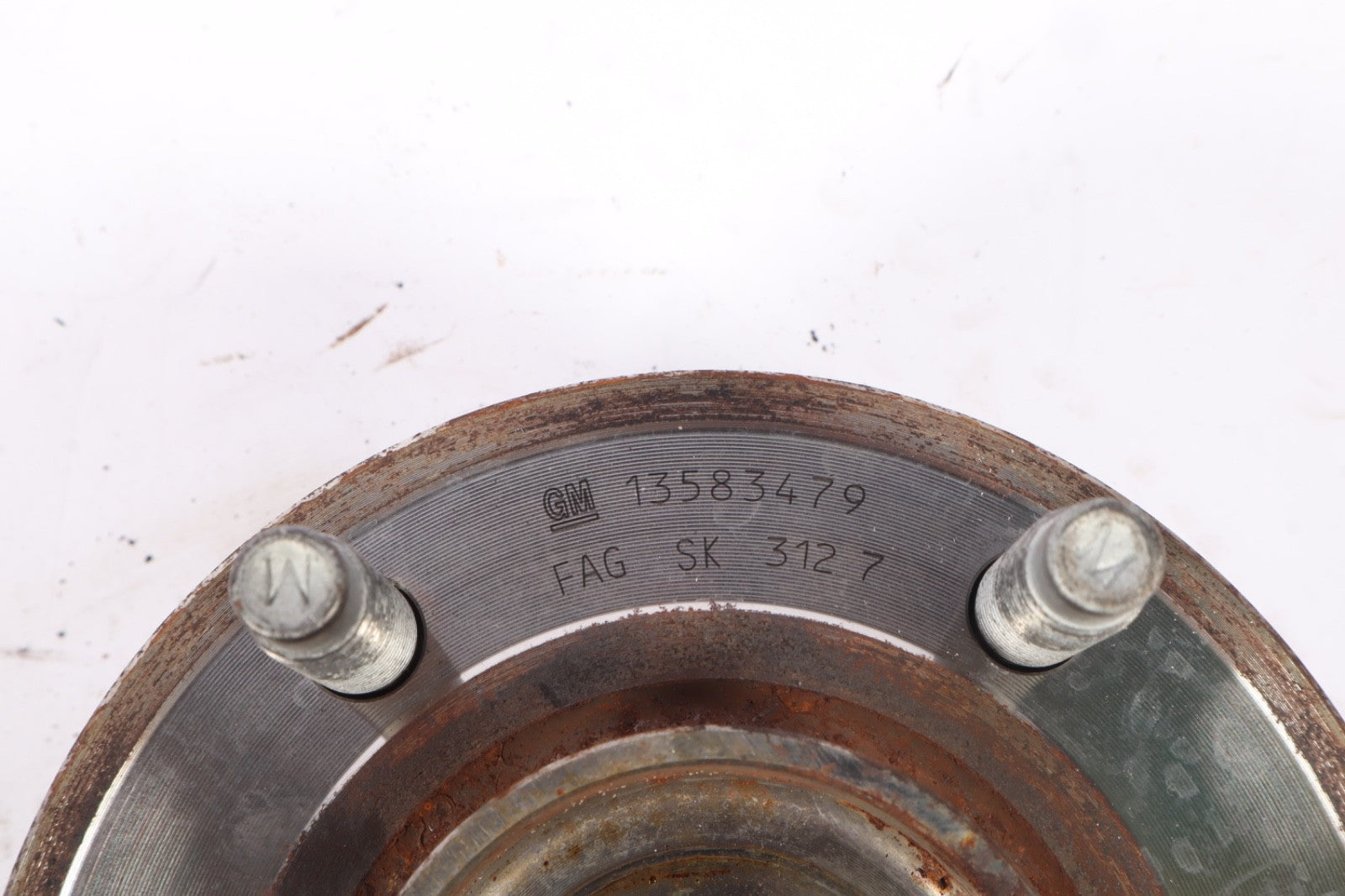 2016–2019 Buick Cascada REAR HUB LEFT OR RIGHT OEM 13583479