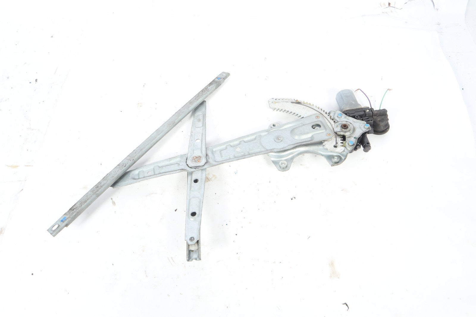 2013 - 2020 NISSAN PATHFINDER REAR RIGHT SIDE DOOR WINDOW REGULATOR W/ MOTOR OEM