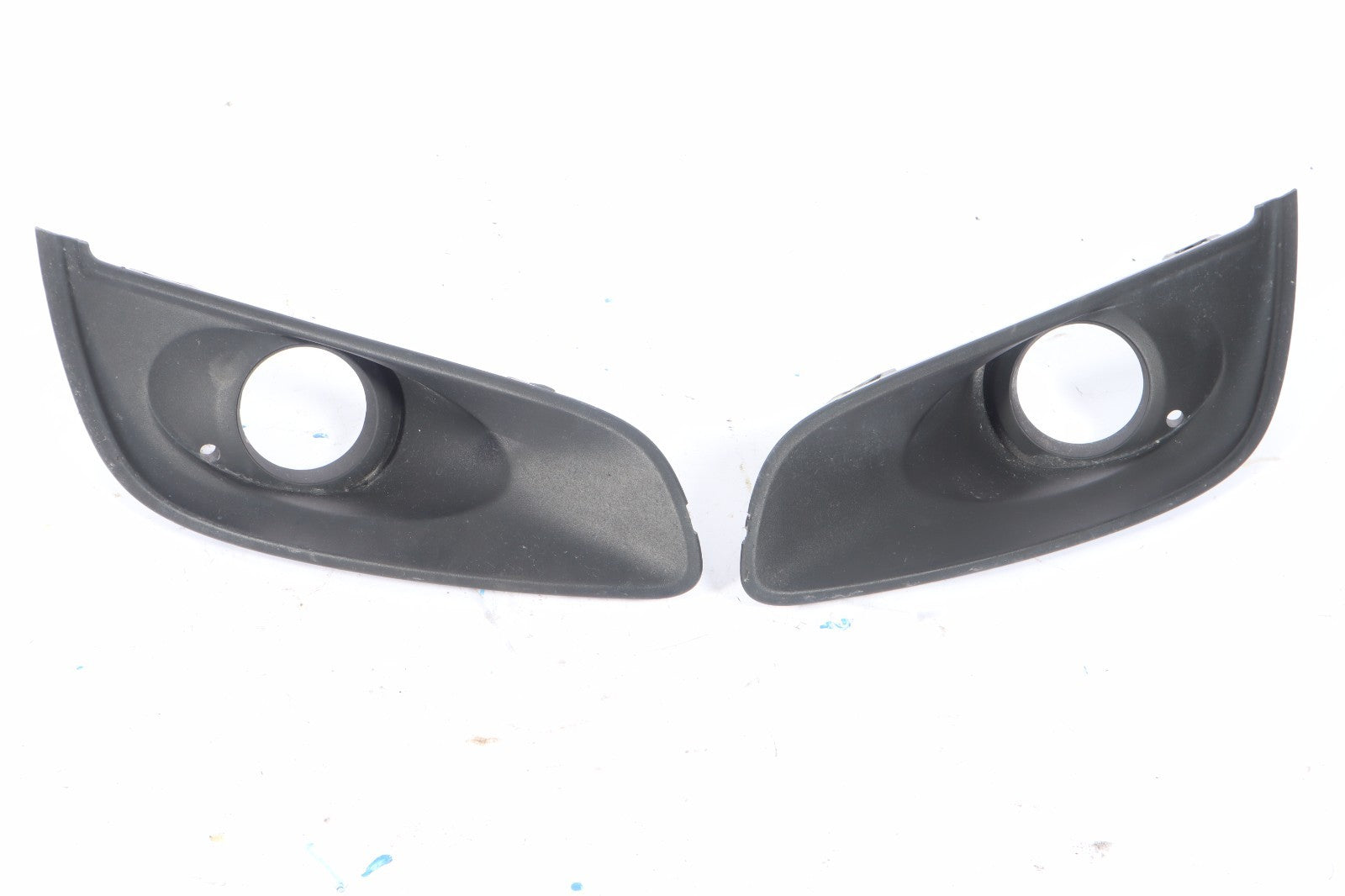 2016-2019 BUICK CASCADA FRONT BUMPER FOG LIGHT COVER BEZEL TRIM SET OEM