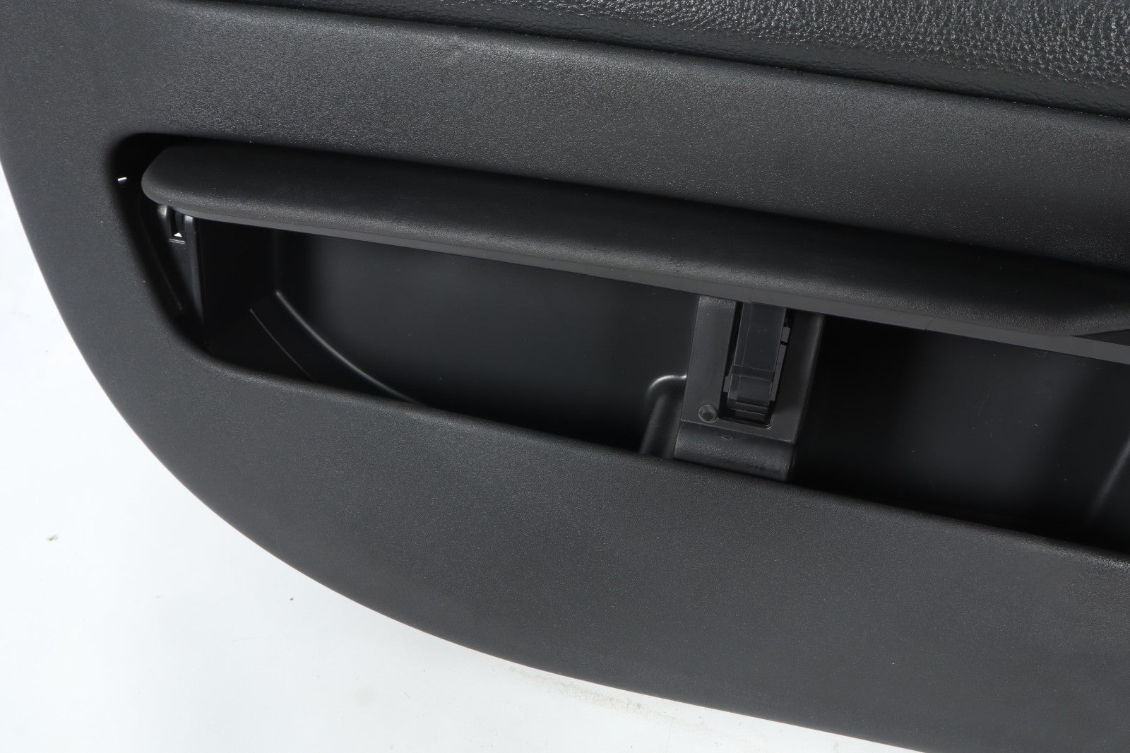 2006 - 2013 VOLVO C70 LEFT FRONT DOOR TRIM PANEL OEM 8676933
