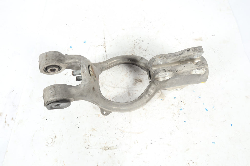 2016-2019 BUICK CASCADA FRONT LEFT SPINDLE KNUCKLE HUB OEM
