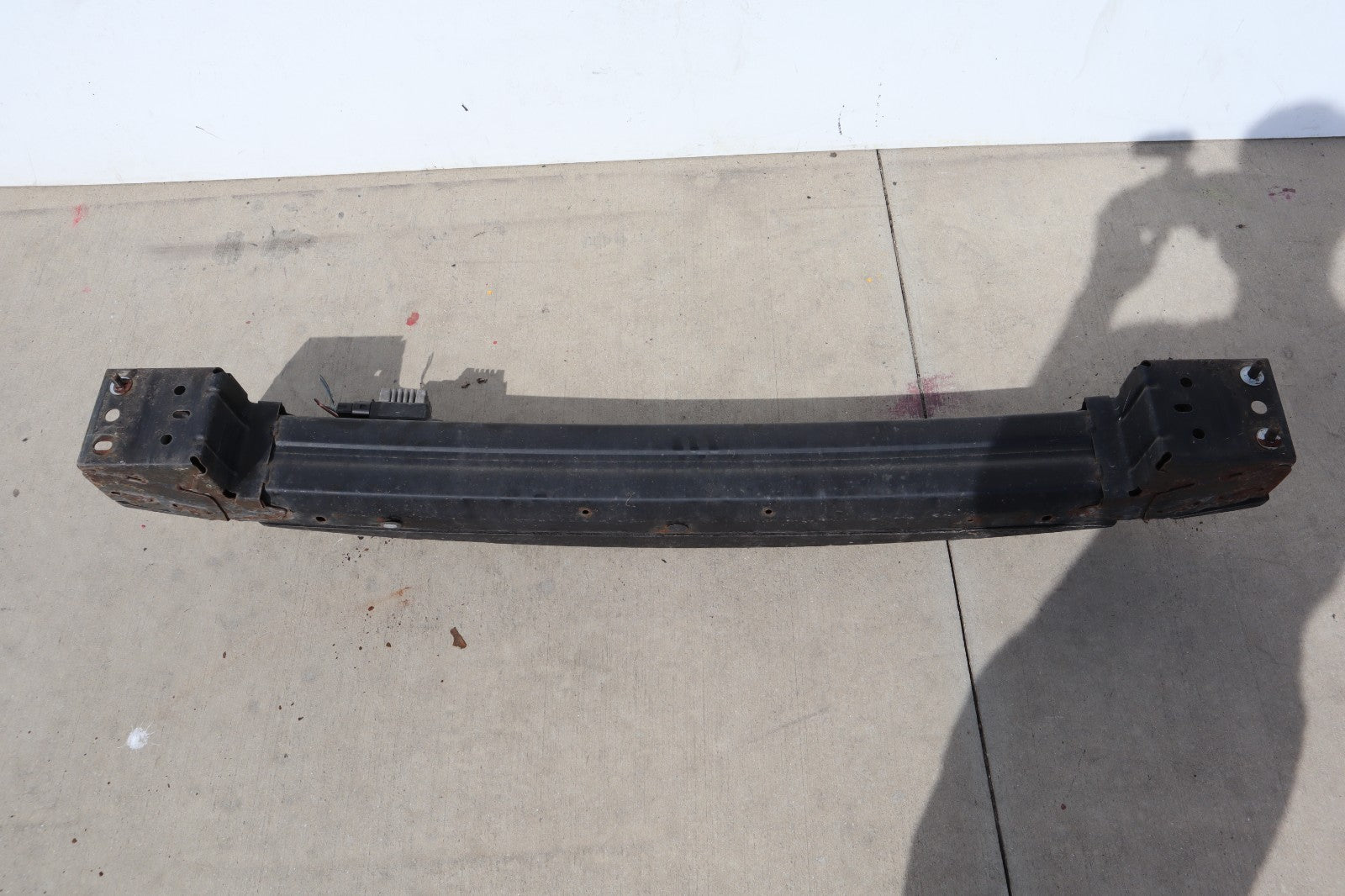 2001-2006 CHRYSLER TOWN & COUNTRY FRONT BUMPER REINFORCEMENT OEM