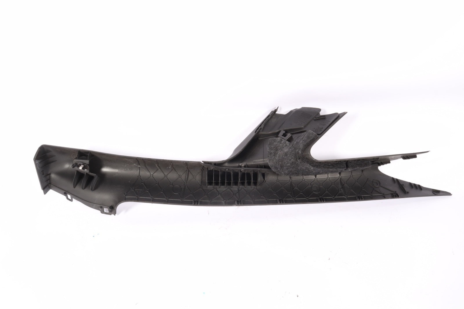 2016-2019 BUICK CASCADA LEFT DRIVER SIDE A PILLAR COVER BLACK  454422247 OEM