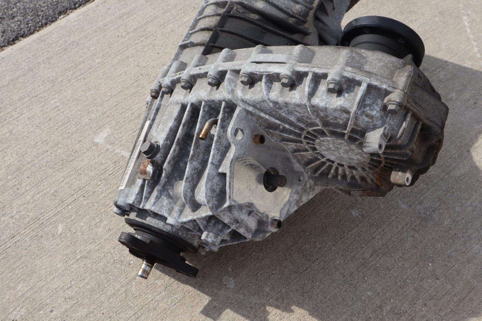 2005 Porsche Cayenne Transfer Case Assembly OEM 0AD.341.040.T
