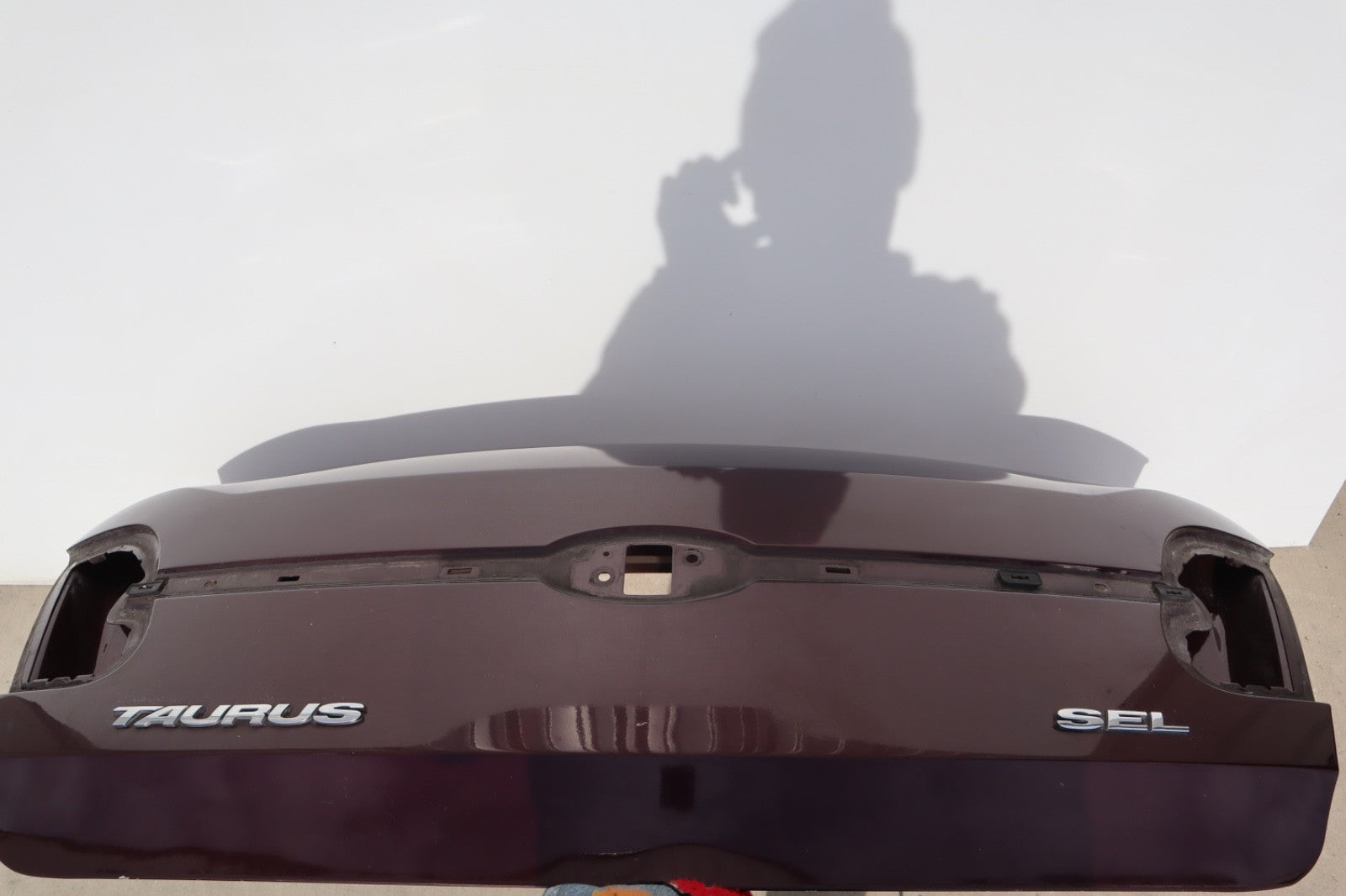 2010-2012 FORD TAURUS REAR TRUNK LID OEM ONLY PICK UP!!!