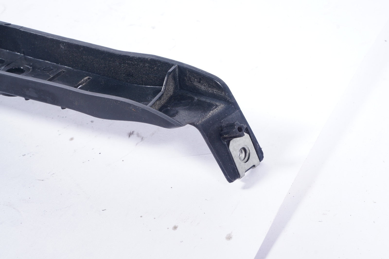 2018 - 2025 ALFA ROMEO STELVIO REAR BUMPER RIGHT SIDE MOUNT SUPPORT BRACKET OEM