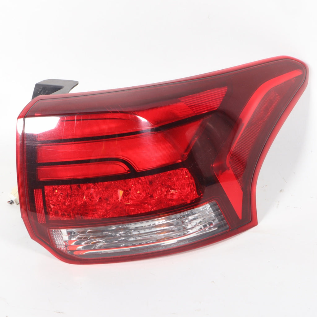 2016-2022 MITSUBISHI OUTLANDER TAIL LIGHT ASSEMBLY RIGHT OEM