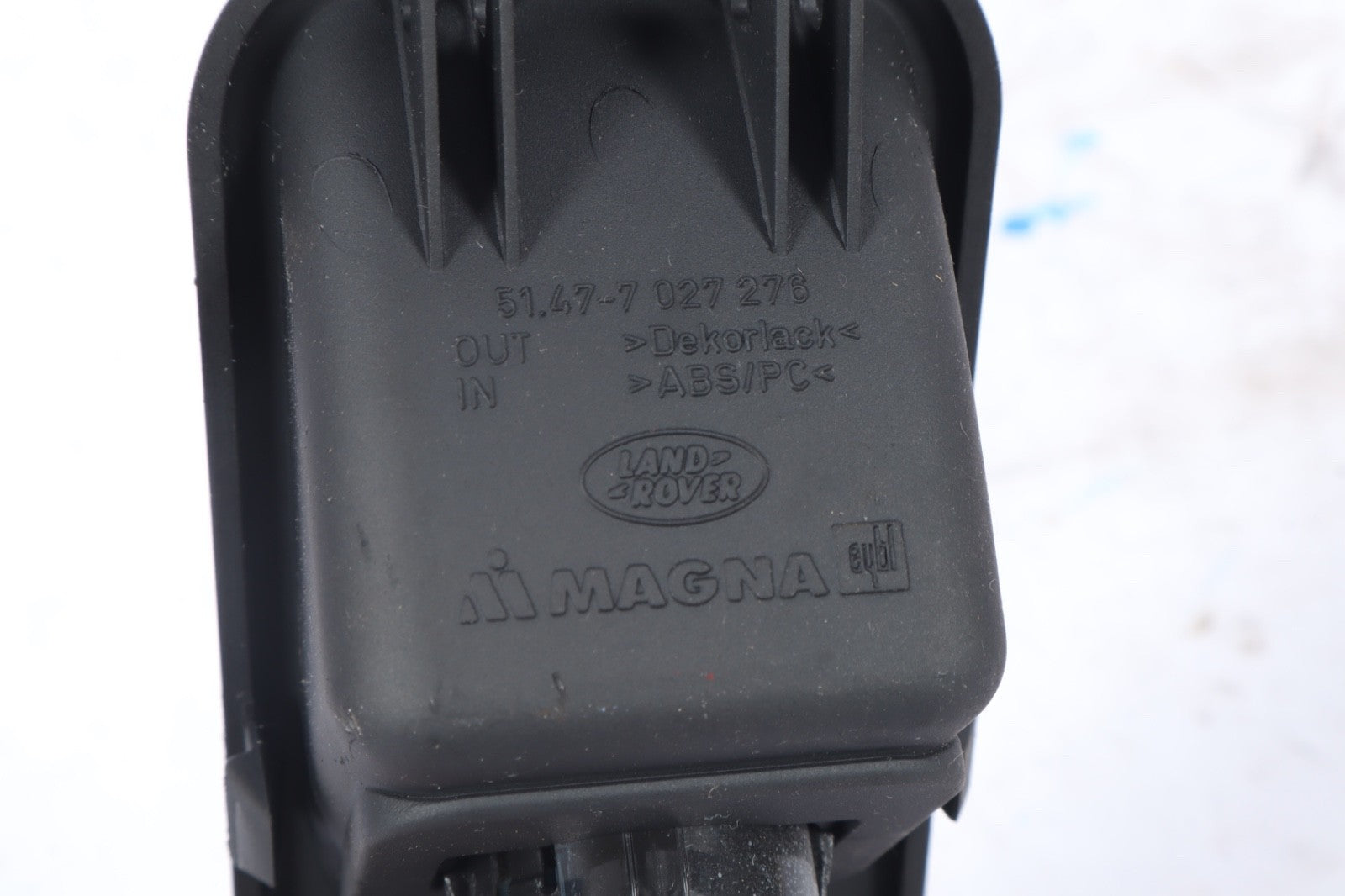 2003-2009 Range Rover HSE Rear Right Trunk Light Lamp Socket OEM 7027276