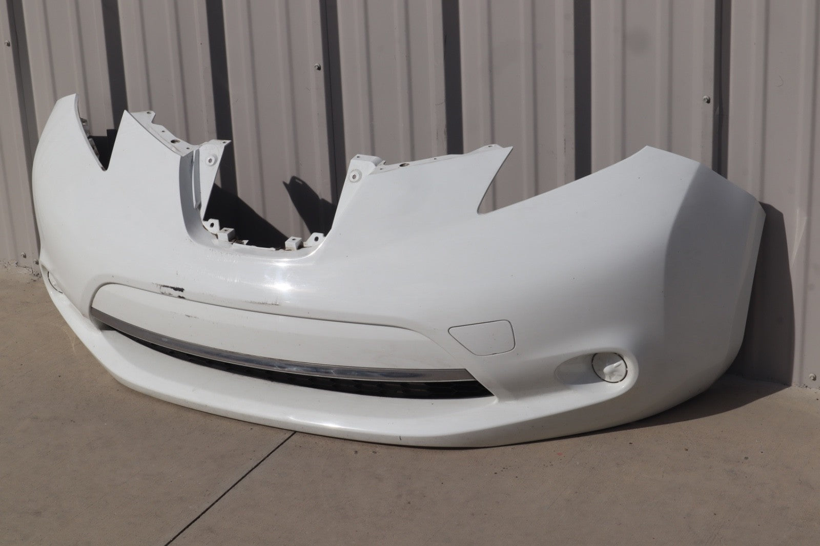 2013-2017 NISSAN LEAF FRONT BUMPER COVER OEM 62022-3NF0H ONLY PICK UP!!!