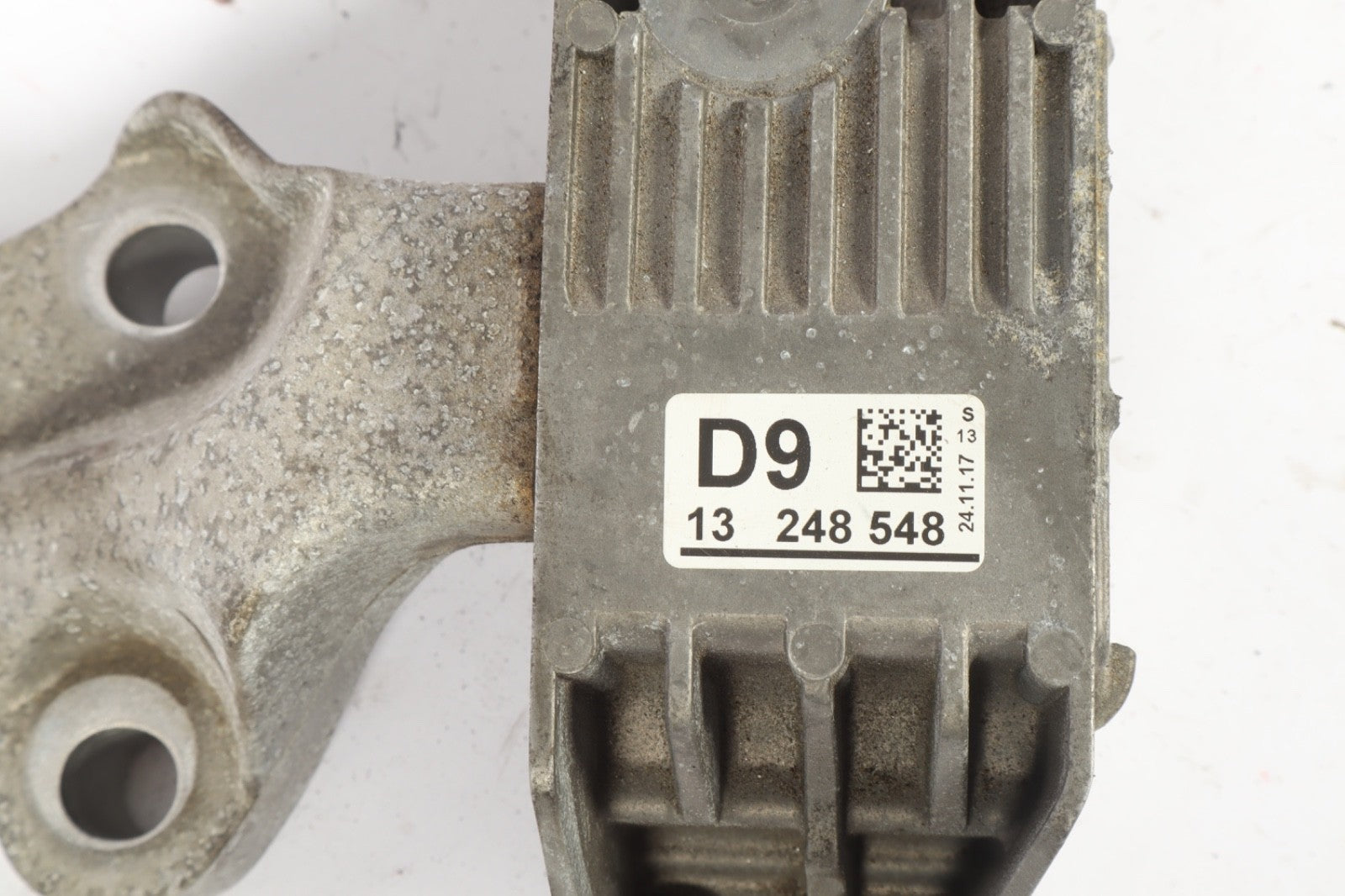 2016–2019 Buick Cascada Front Left Engine Mount Bracket OEM 13248548