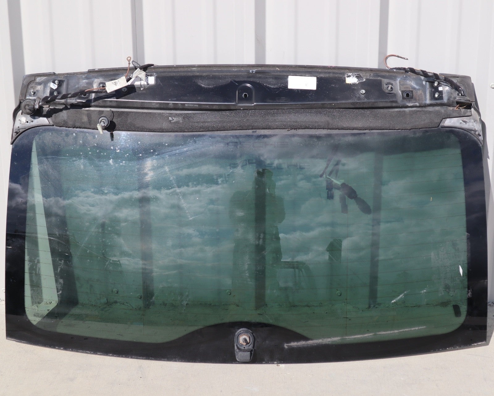 2003 - 2006 Porsche Cayenne 955 Trunk Lid Tailgate Hatch Windshield Window Glass
