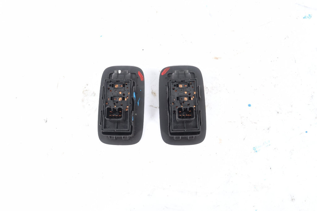 2016-2019 BUICK CASCADA SWITCH REAR LEFT RELEASE HANDLE BEZEL OEM
