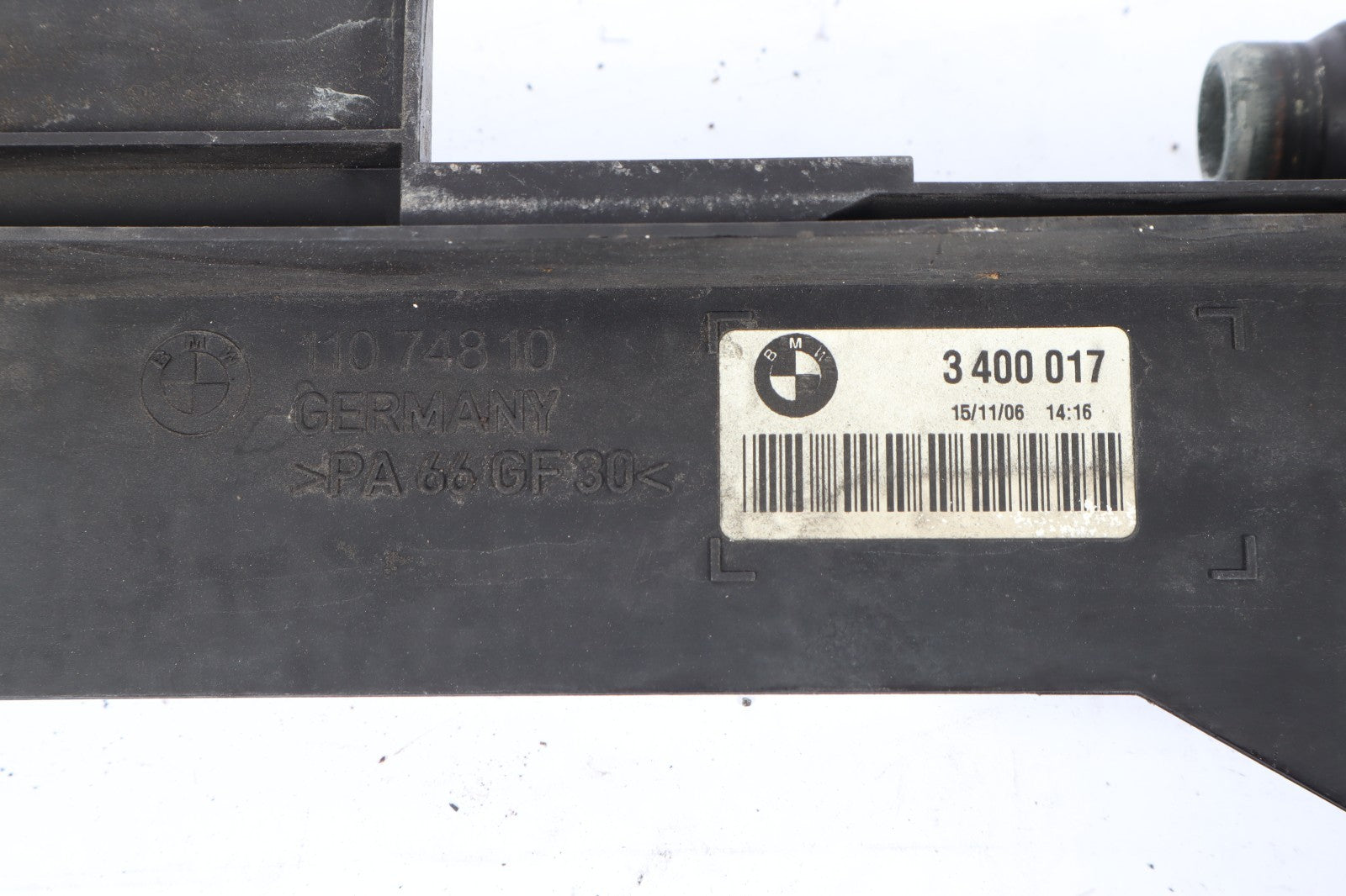 2013-2015 BMW X3 RH PASSENGER SIDE RADIATOR MODULE CARRIER OEM 11074810