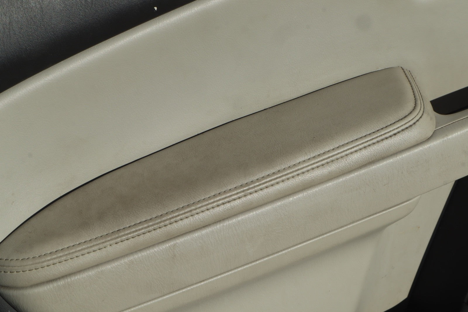 2010-2012 MAZDA CX-9 FRONT DOOR TRIM PANEL DRIVER SIDE LEFT OEM