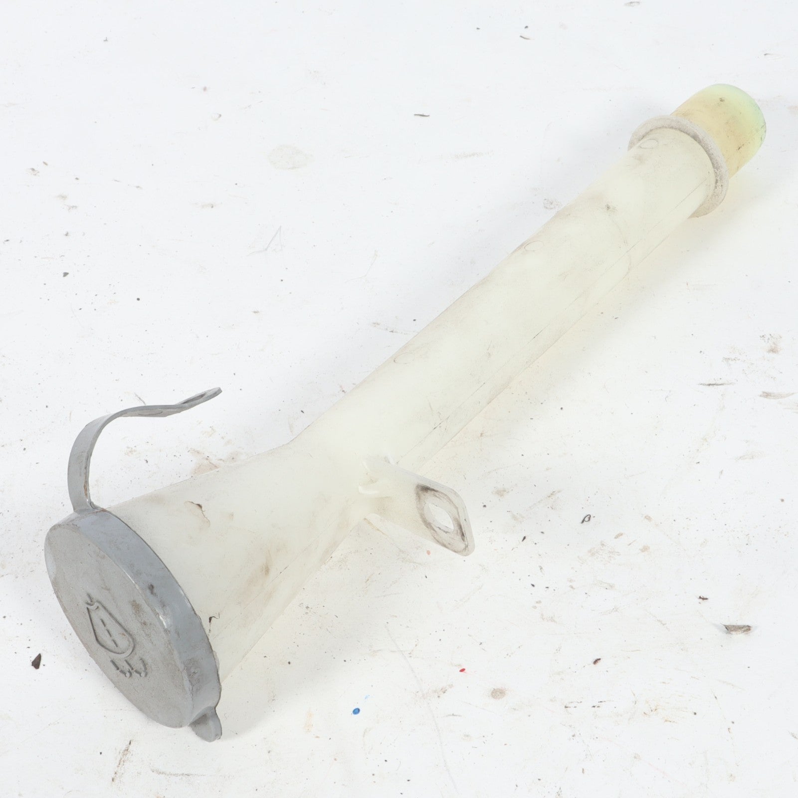 2013 - 2020 NISSAN PATHFINDER WINDSHIELD WASHER RESERVOIR FILLER NECK TUBE OEM