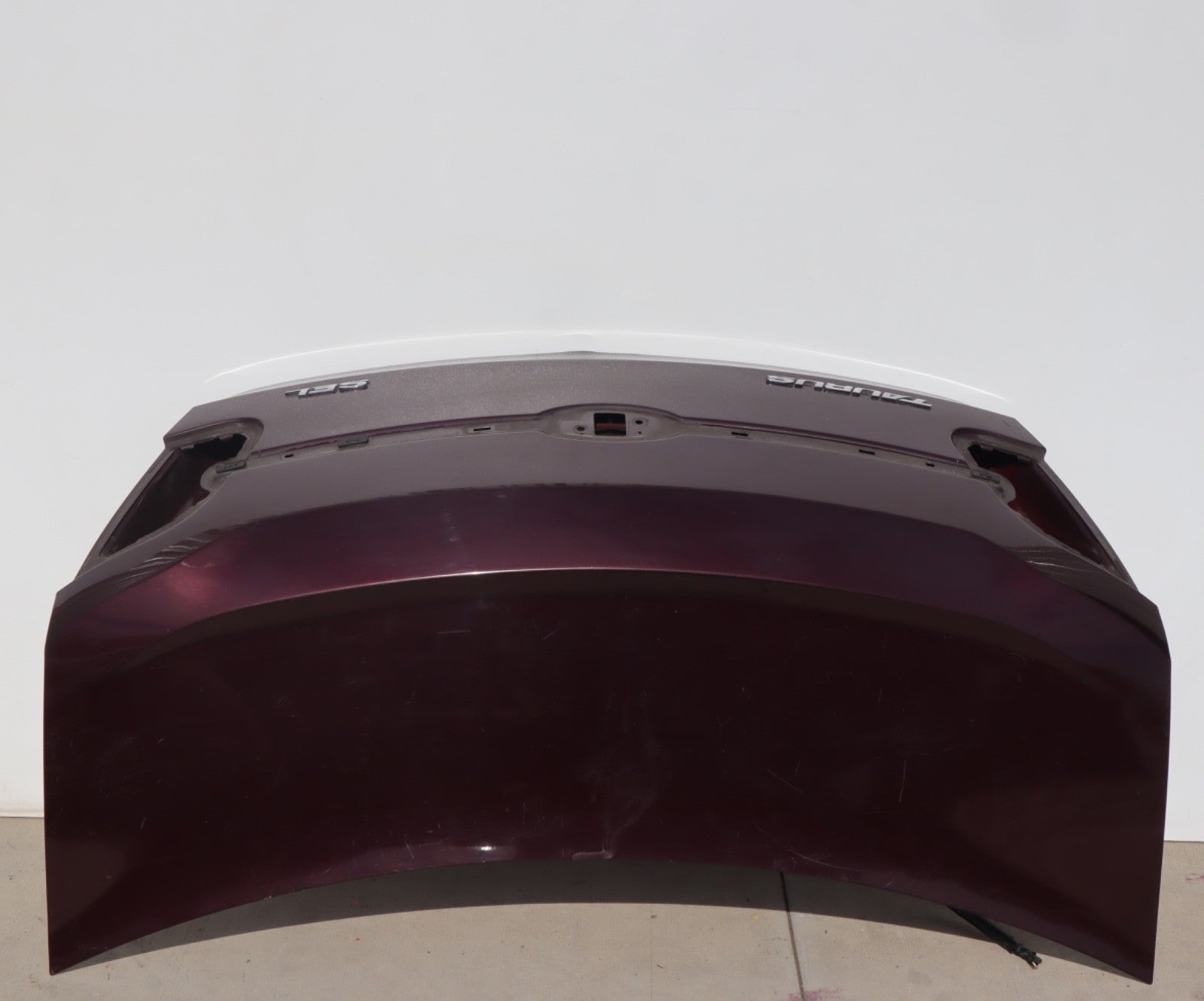 2010-2012 FORD TAURUS REAR TRUNK LID OEM ONLY PICK UP!!!