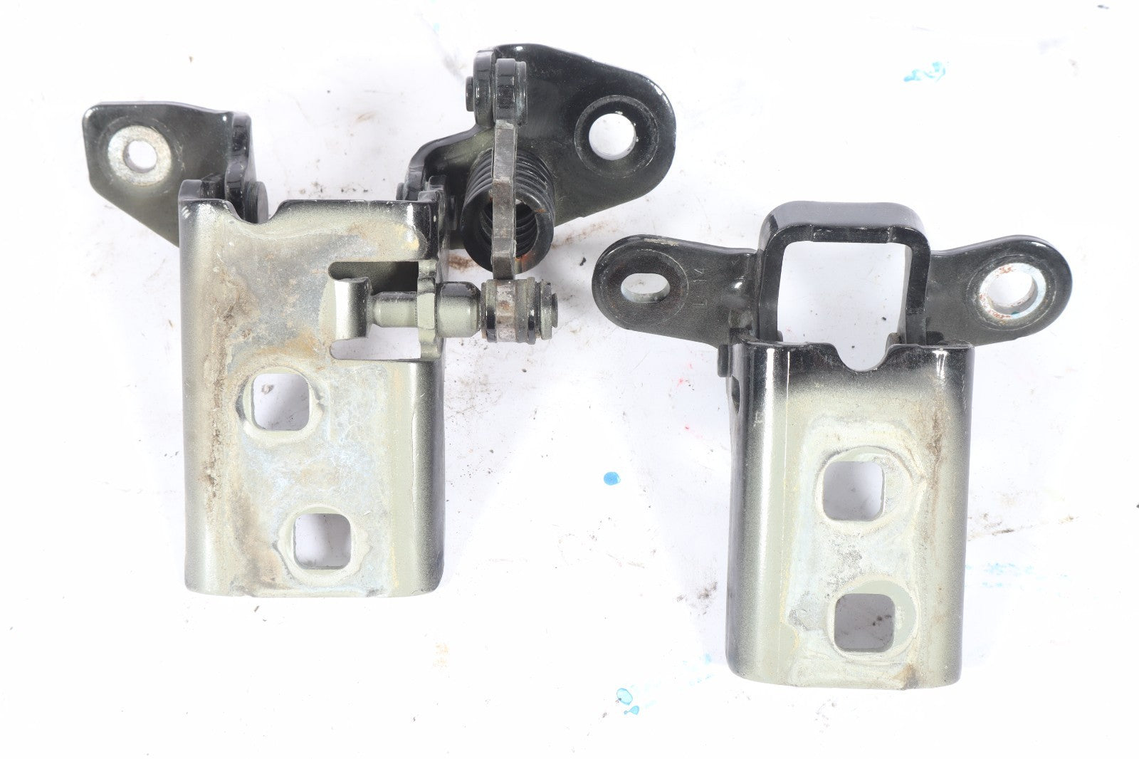 2008-2020 GRAND CARAVAN TOWN COUNTRY FRONT RIGHT PASSENGER DOOR HINGE PAIR OEM