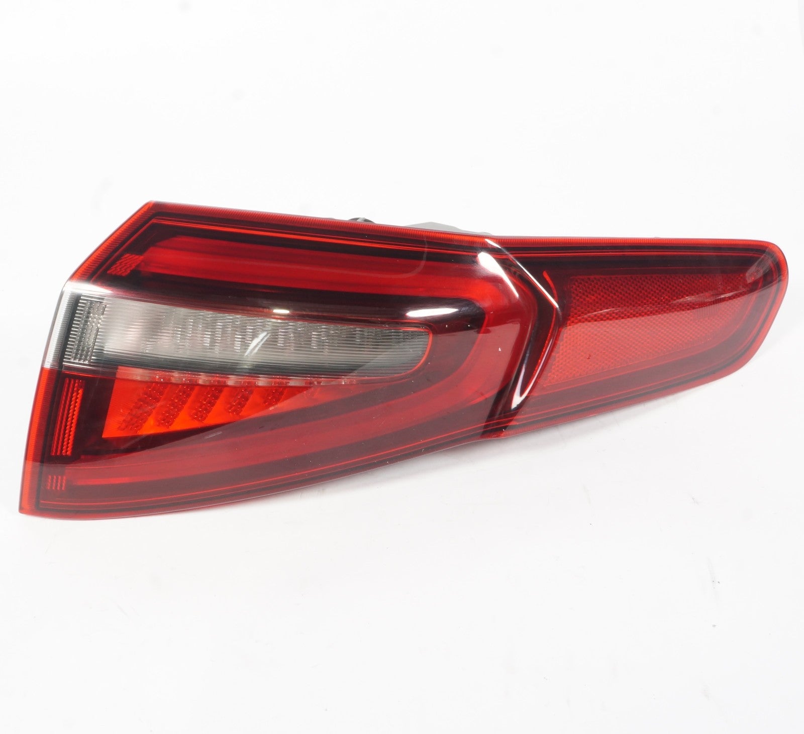 2018-2023 ALFA ROMEO STELVIO REAR RIGHT SIDE OUTER TAILLIGHT STOP LAMP LED OEM