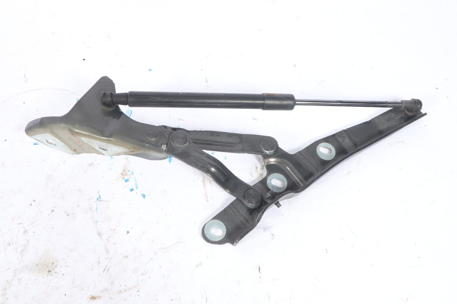 2016–2019 BUICK CASCADA REAR TRUNK LID HINDGE STRUT LEFT OEM 13437377