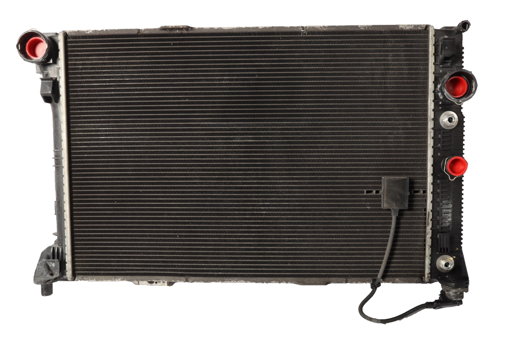 08-17 Mercedes W207 E350 Coupe Engine Cooling Radiator 2045003003 OEM