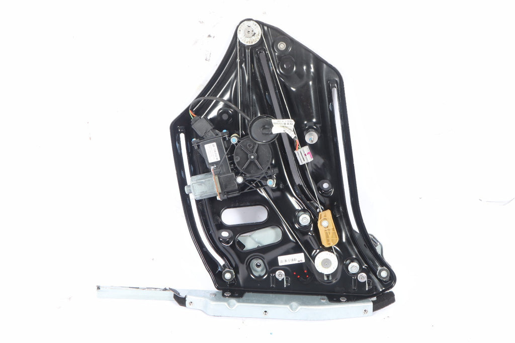 2016-2019 BUICK CASCADA REAR RIGHT QUARTER WINDOW REGULATOR OEM 13402246