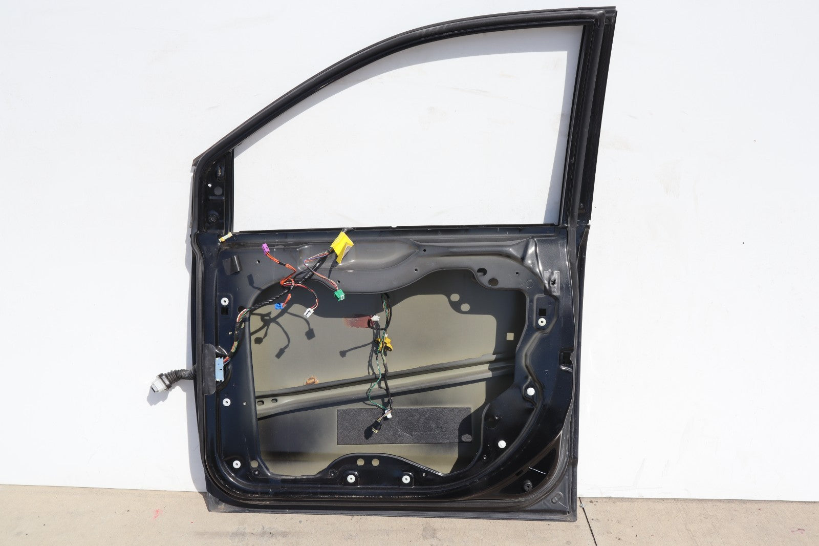 2011-2018 DODGE GRAND CARAVAN FRONT RIGHT PASSENGER DOOR OEM ONLY PICK UP!!!