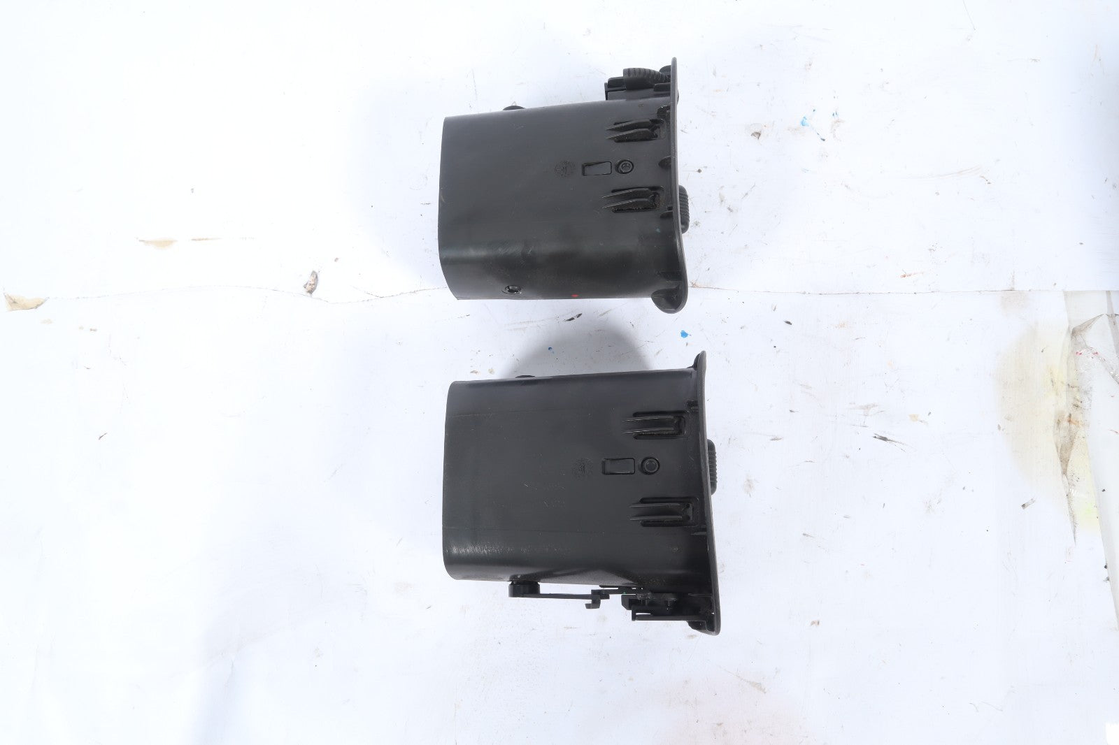 2004 -2007 DODGE CARAVAN CHRYSLER TOWN COUNTRY AIR VENT RIGHT LEFT SIDE DASH OEM