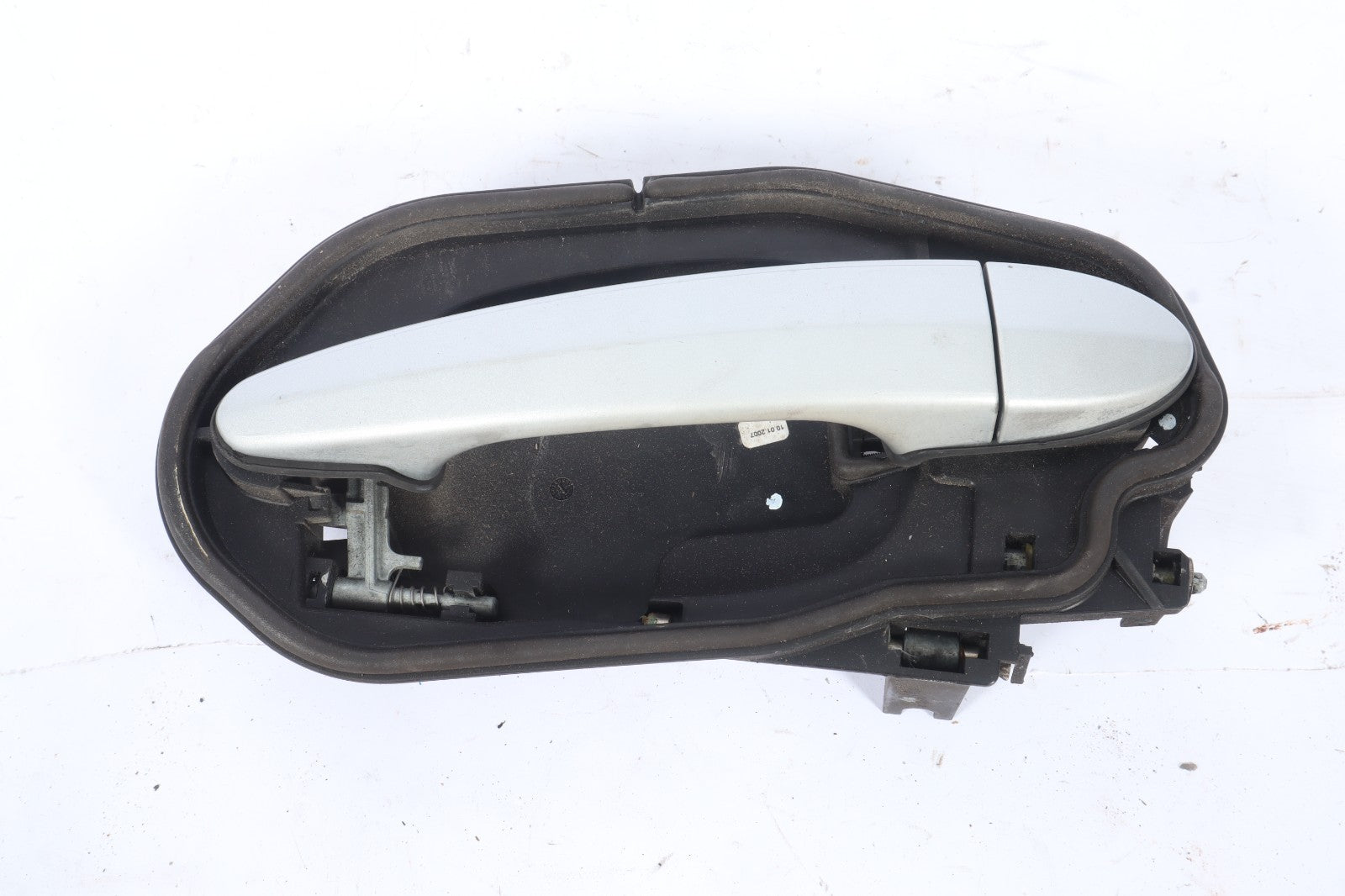 2004-2010 BMW X3 FRONT RIGHT SIDE EXTERIOR DOOR HANDLE BEZEL OEM 7034544