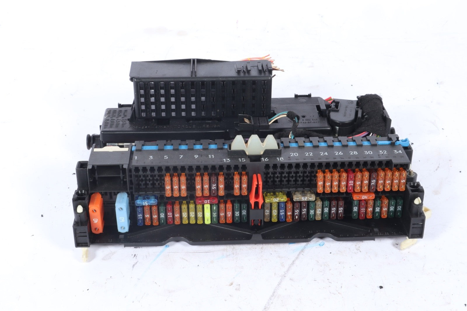 2004-2010 BMW X3 ENGINE FUSE RELAY BOX 8364540  OEM