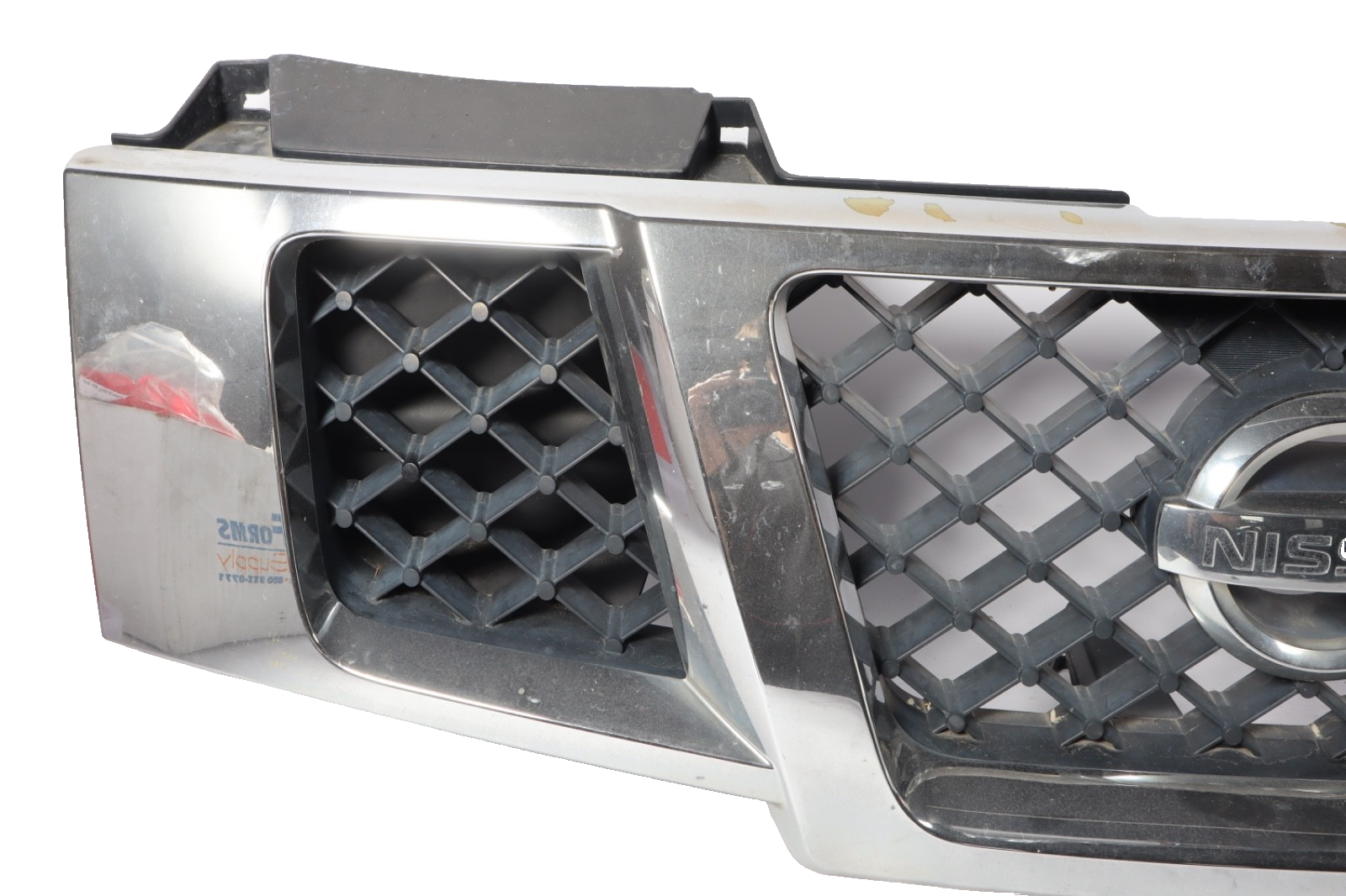 04-07 Nissan Armada Front Bumper Radiator Grille OEM W/Emblem Badge OEM