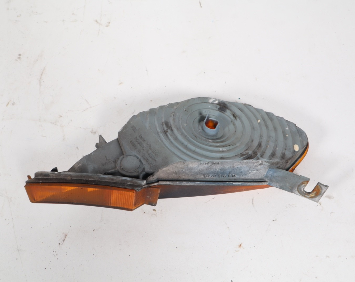 03-06 Porsche Cayenne 955 Front Left Driver Side Marker Light 7L5945071A OEM