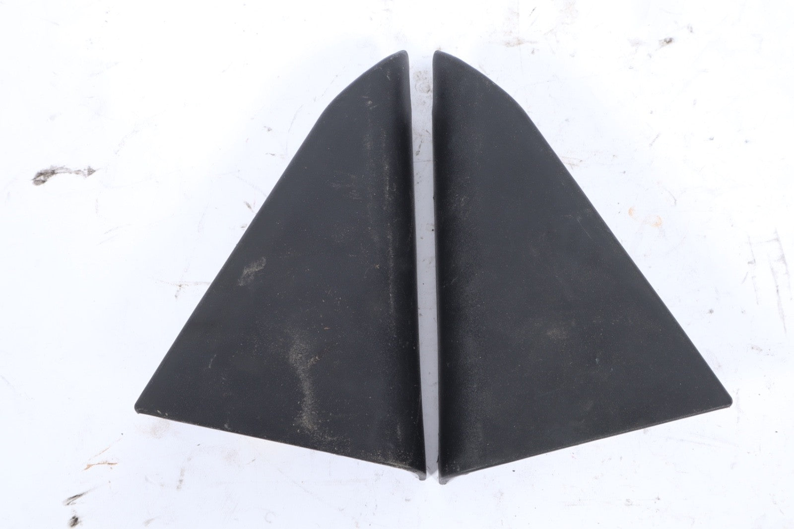 2007-2015 MAZDA CX-9 REAR DOOR LEFT RIGHT CORNER MOLDING OEM