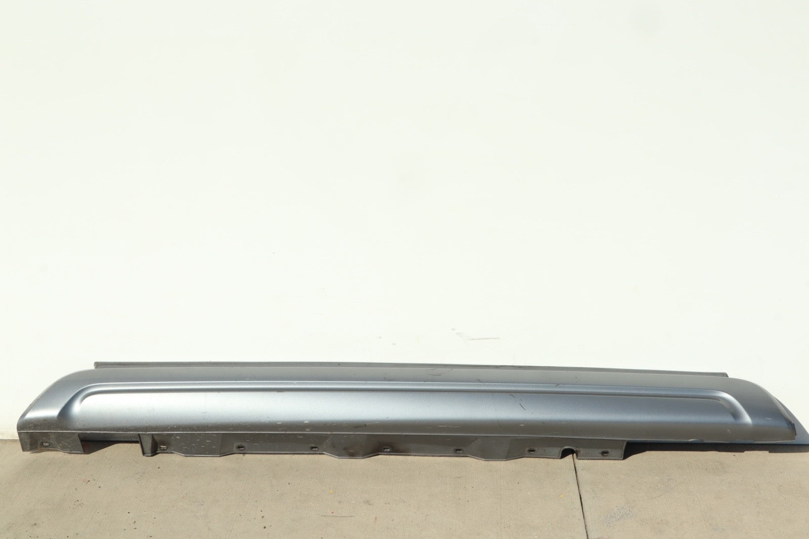 2004-2010 BMW X3 FRONT LEFT DRIVER SIDE SKIRT TRIM OEM 7142120100125