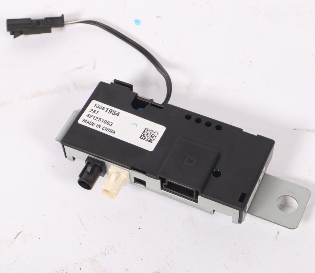 2016-2019 Buick Cascada Radio Antenna Amplifier Control Module OEM 13381954