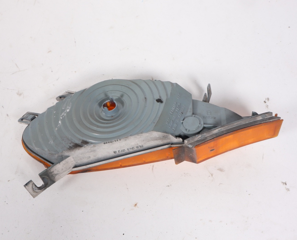 03-06 Porsche Cayenne 955 Front Right Passenger Side Marker Light 7L5945072A OEM