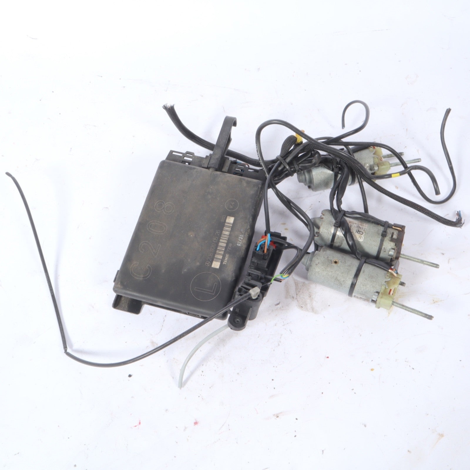98-03 Mercedes W208 CLK430 Seat Control Module Left Driver Side OEM 2108200208