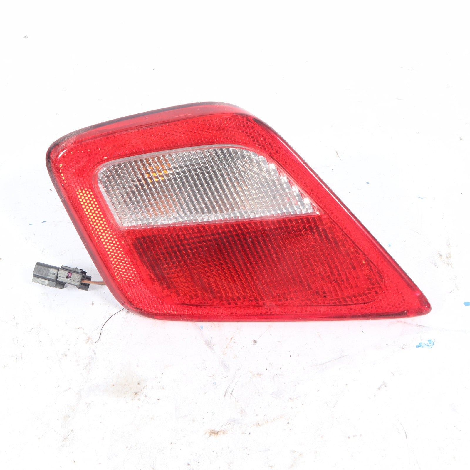 2016–2019 BUICK CASCADA RIGHT SIDE INNER TRUNK TAIL LIGHT LAMP OEM  13483118