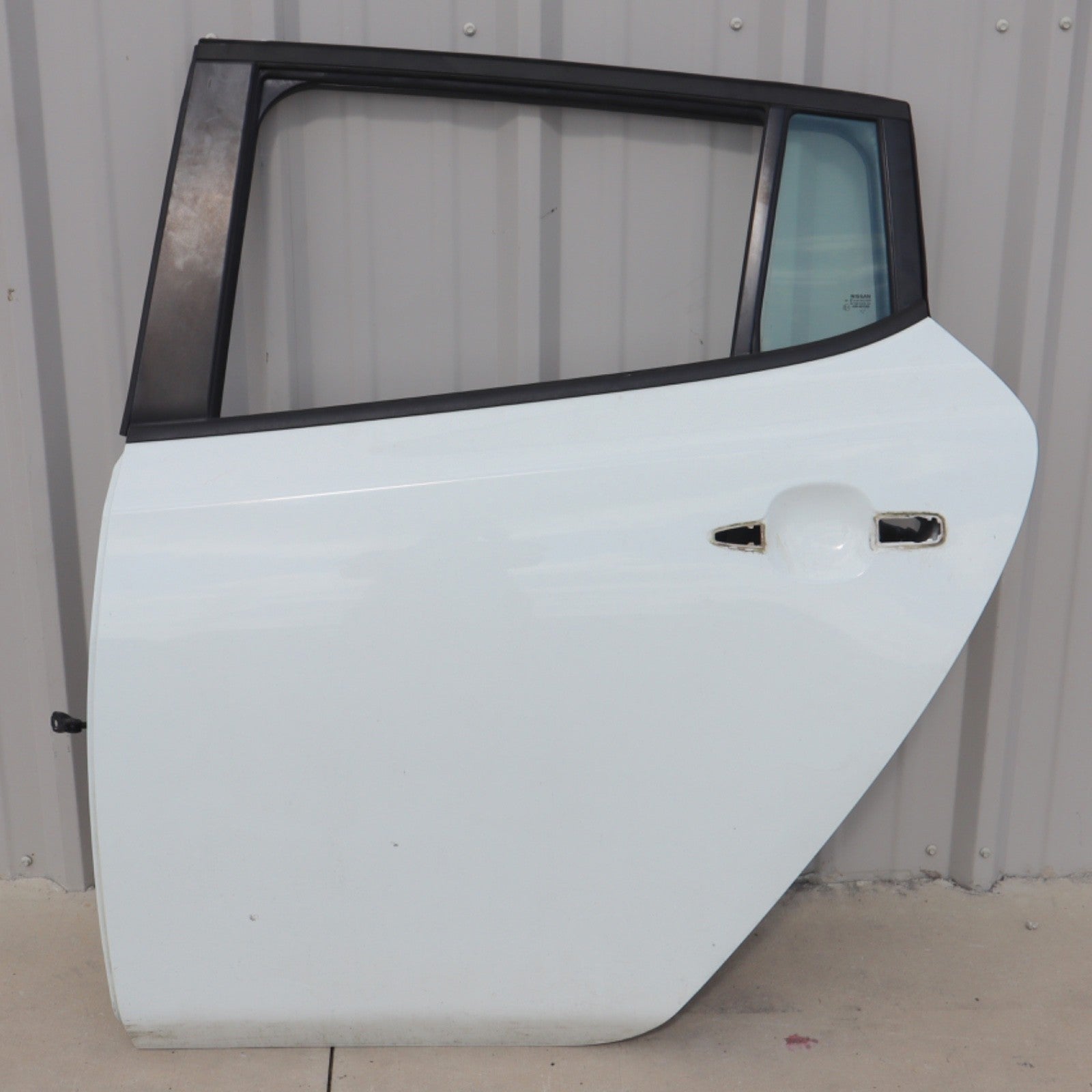 2013-2024 NISSAN LEAF Front Door Passenger Side Pearl Left Whtie Shell Only