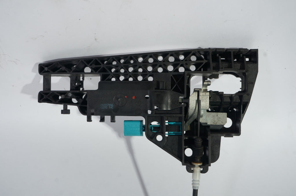 2012 - 2018 Audi A6 A7 Front Right Exterior Door Handle Bracket 4H0837886 OEM