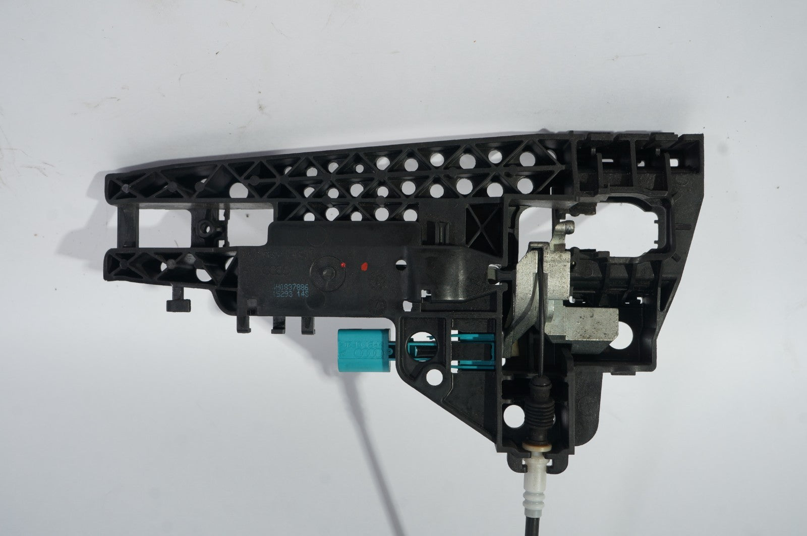 2012 - 2018 Audi A6 A7 Front Right Exterior Door Handle Bracket 4H0837886 OEM