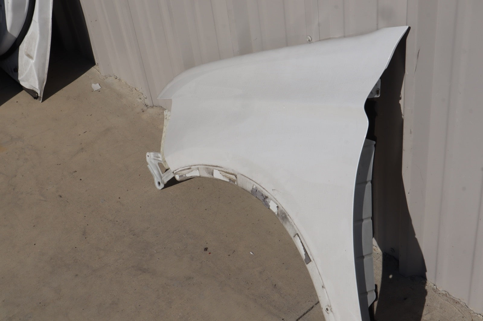2016-2020 MITSUBISHI OUTLANDER FRONT LEFT DRIVER SIDE FENDER OEM ONLY PICK UP!!!