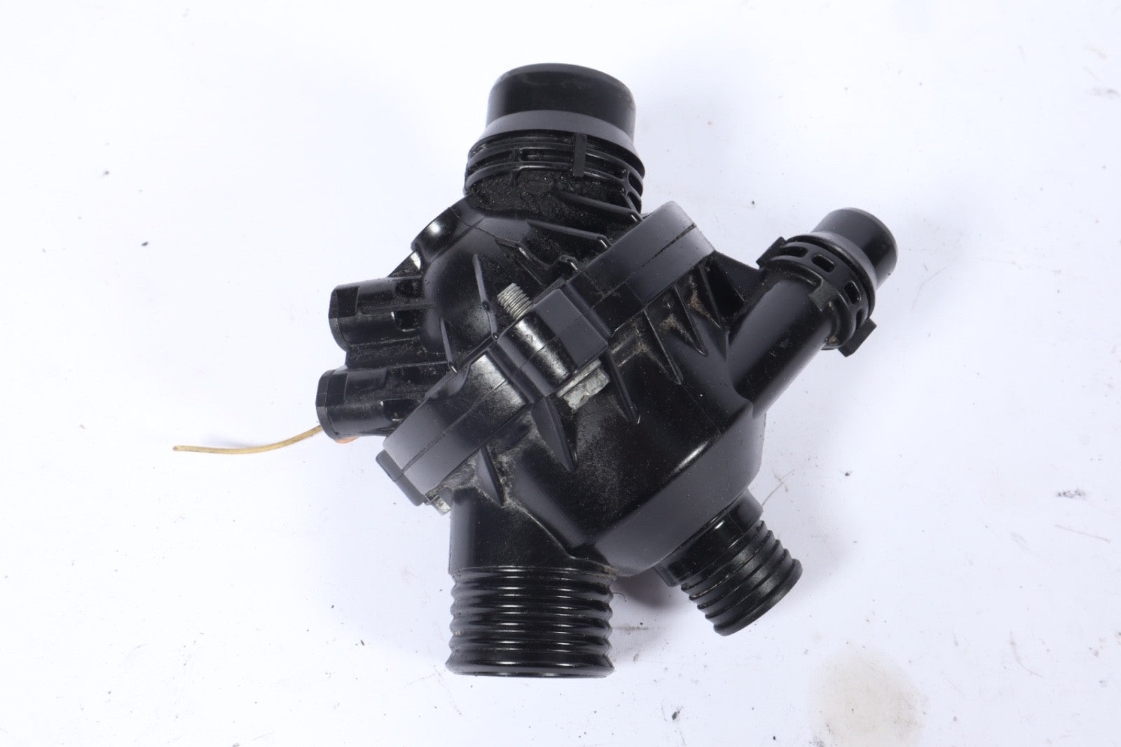 2007-2013 BMW E60 E90 E92 E93 N51 ENGINE COOLANT THERMOSTAT HOUSING PIPE OEM