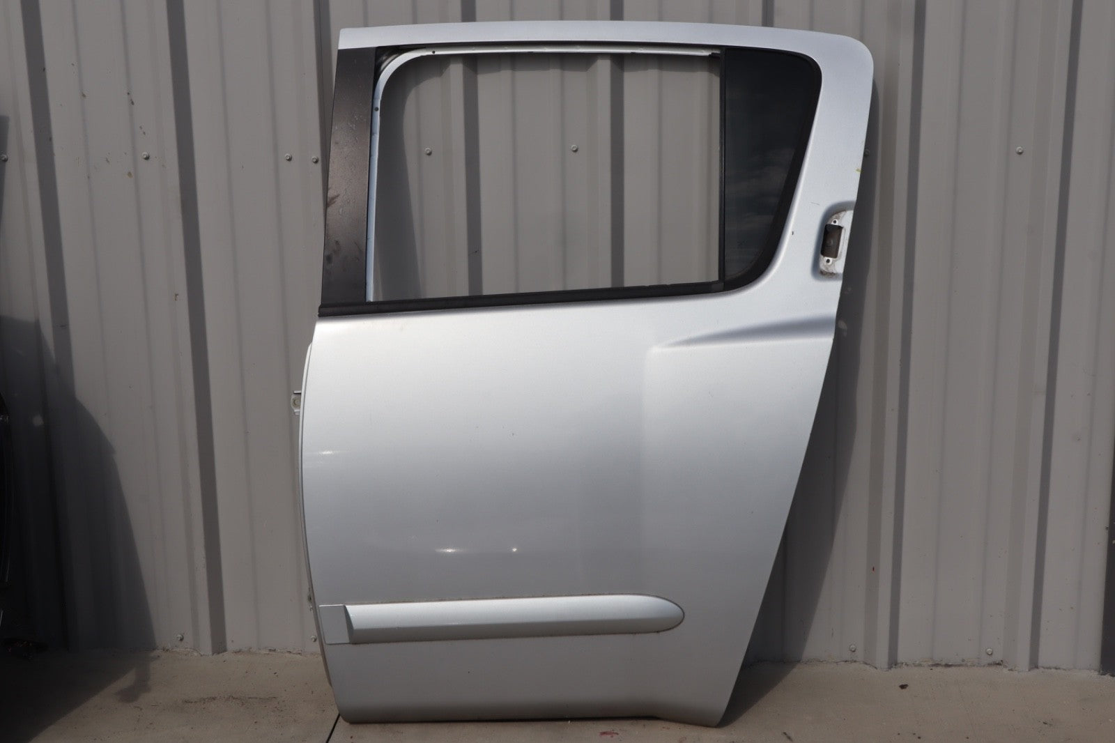 2004-2015 NISSAN ARMADA REAR LEFT DRIVER SIDE DOOR SHELL OEM