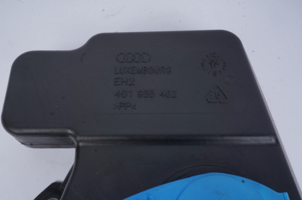 2012 - 2017 Audi A7 C7 OEM Left Front Windshield Washer Reservoir Tank 4G1955462