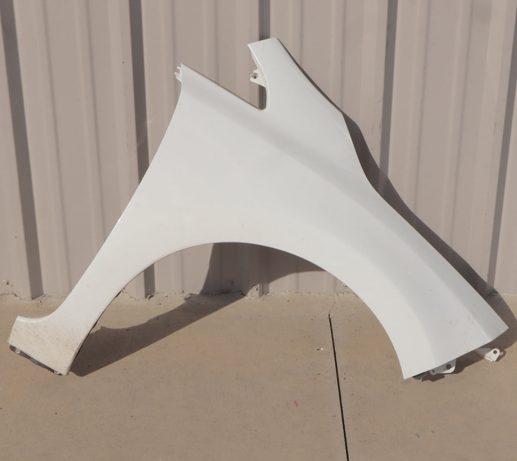 2013-2017 NISSAN LEAF PASSENGER RIGHT FRONT FENDER OEM