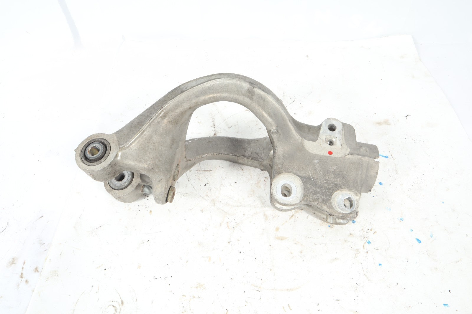 2016-2019 BUICK CASCADA FRONT LEFT SPINDLE KNUCKLE HUB OEM