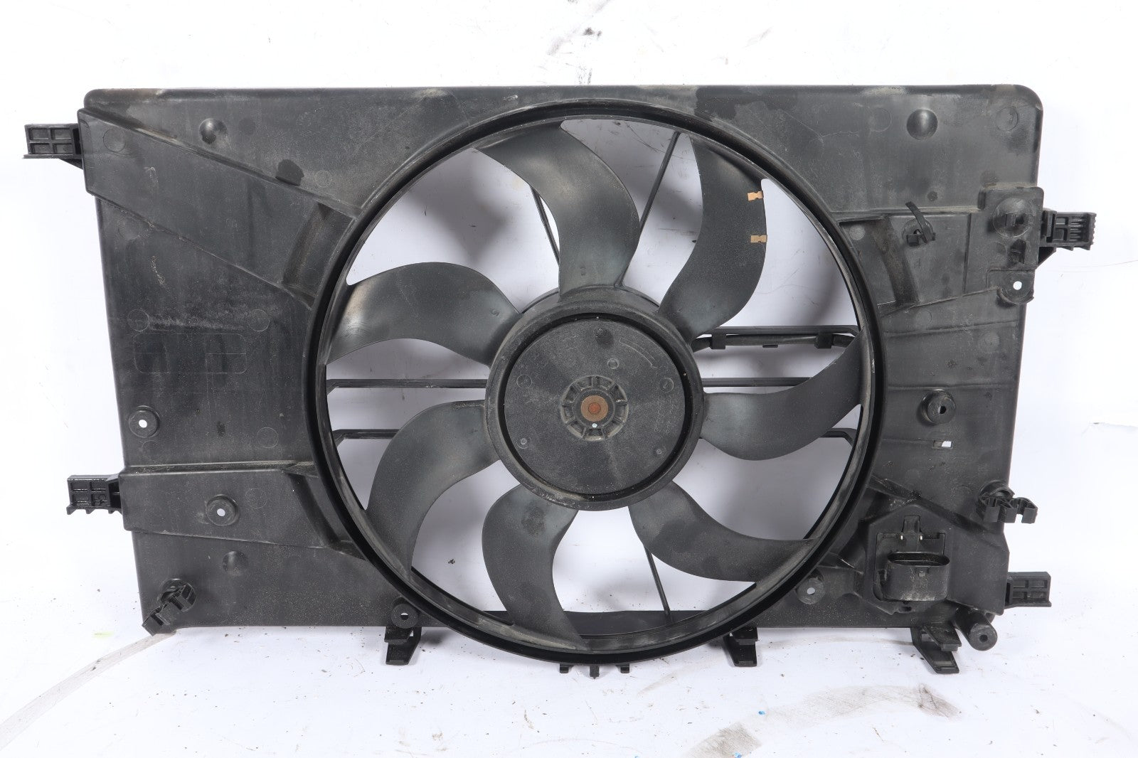 2016–2019 BUICK CASCADA ENGINE COOLING FAN OEM 16470880