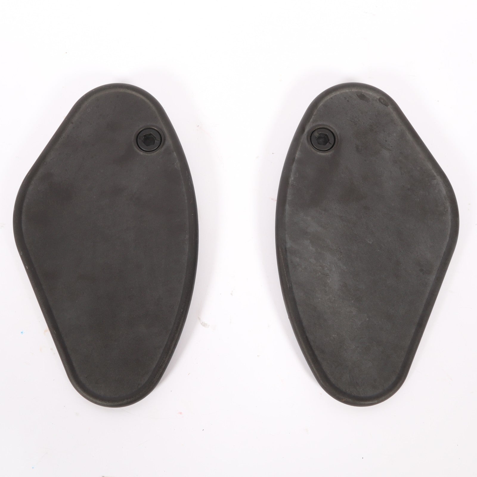 2016 – 2019 Buick Cascada Rear Tail Lamp Cover Set OEM 13390075 13390076