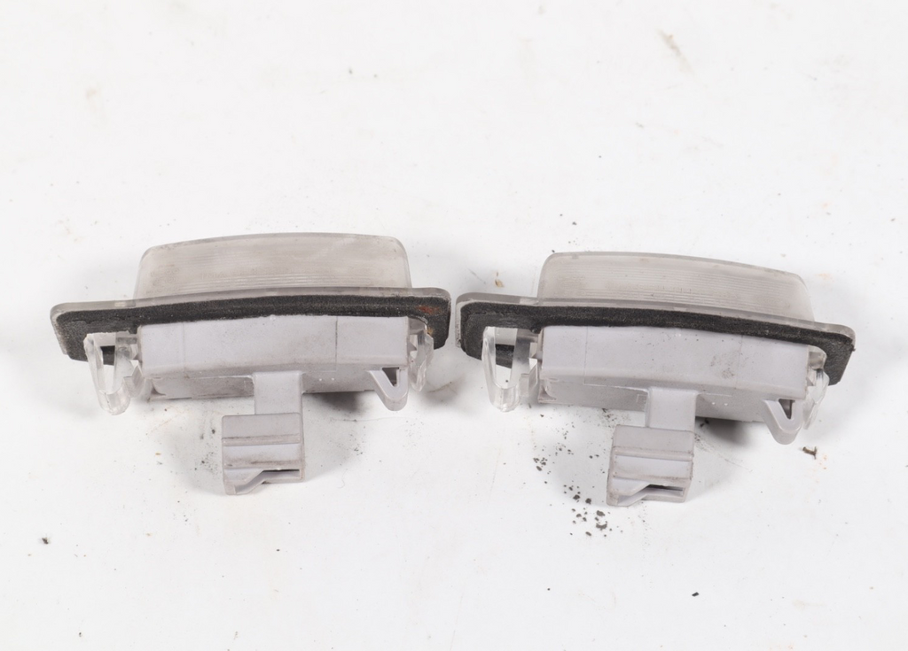 16-20 Mitsubishi Outlander Rear Liftgate Licence Plate Left &Right Light Set OEM